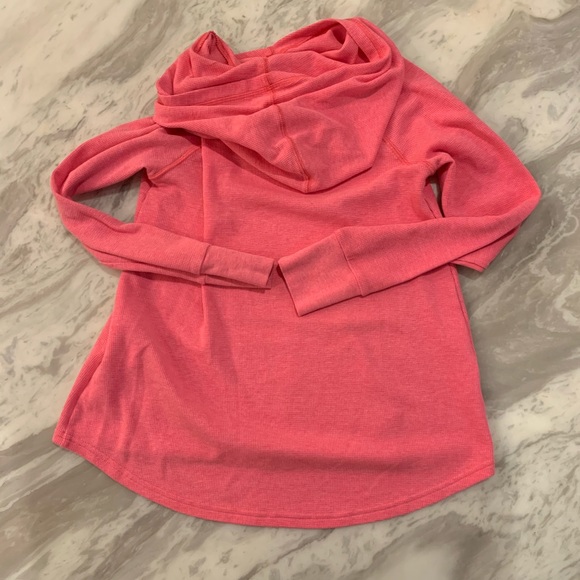 UNDER ARMOUR GIRLS XL PINK HOODIE 💜 - Picture 3 of 3